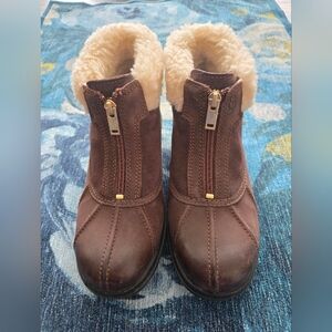 Brown Leather Boots with Shearling Lining